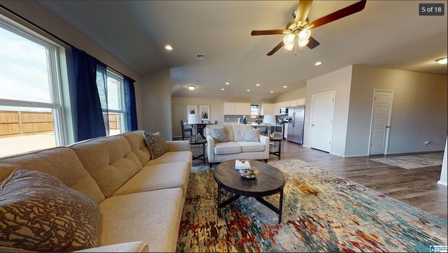 Building Photo - 604 Klynes Dr