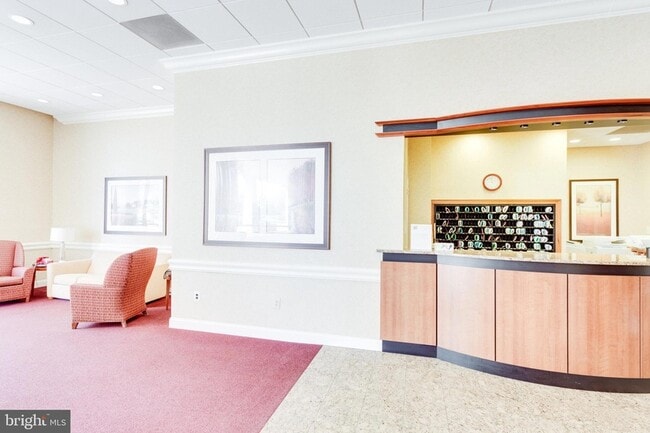 Building Photo - 3800 Fairfax Dr