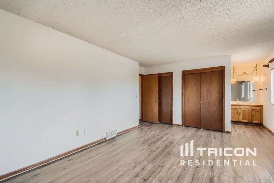 Building Photo - 6552 W Morraine Pl