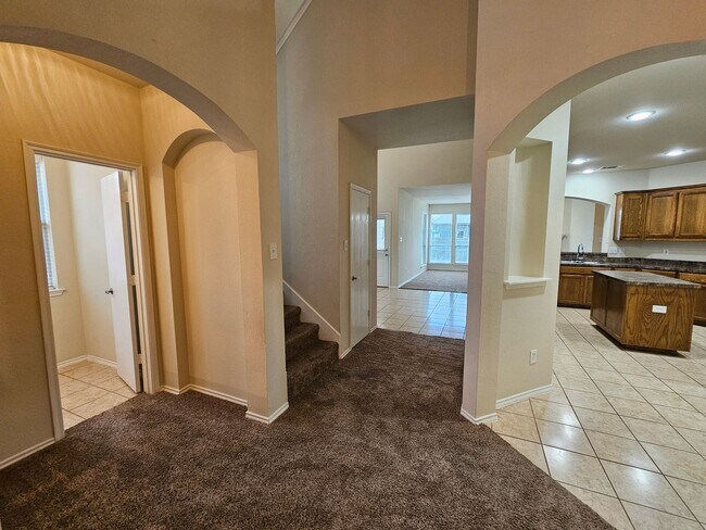 Building Photo - Available now ready for immediate move in