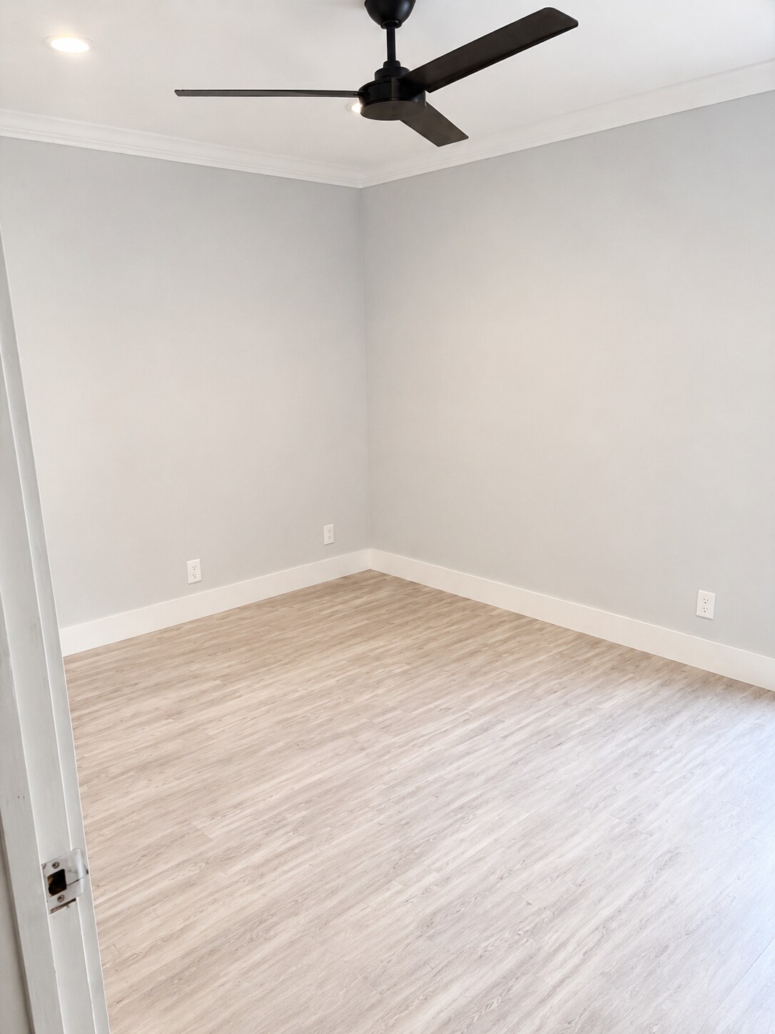 Building Photo - 3072 Inglewood Ter