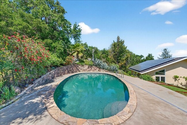 Building Photo - Gorgeous Executive Home Over Downtown Los Gatos