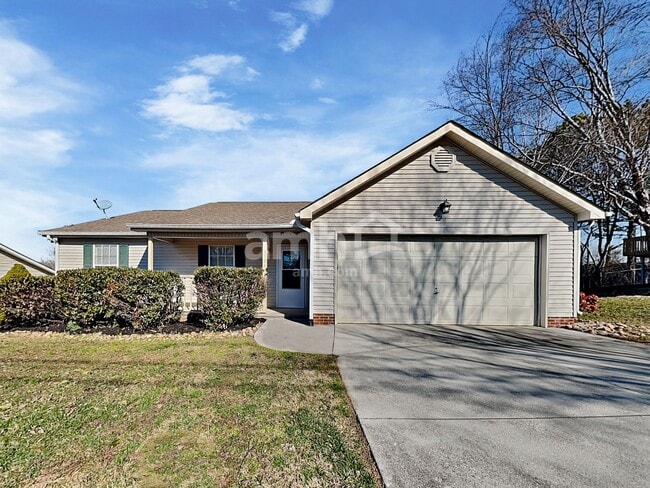 Building Photo - 5721 Jamaica Ln