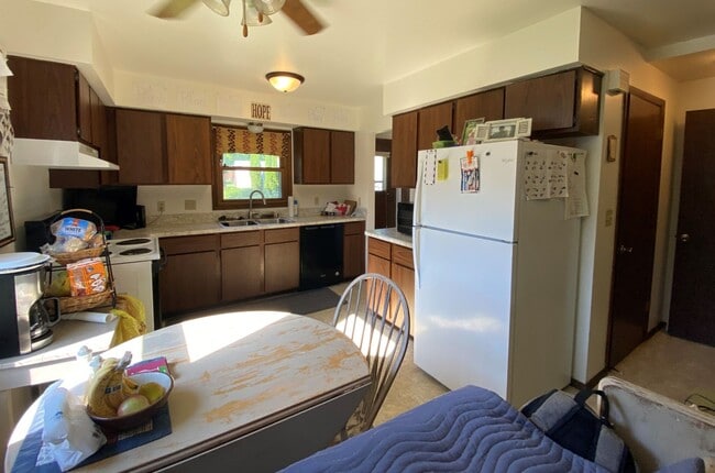 Building Photo - 3BD Townhome in Hartridge