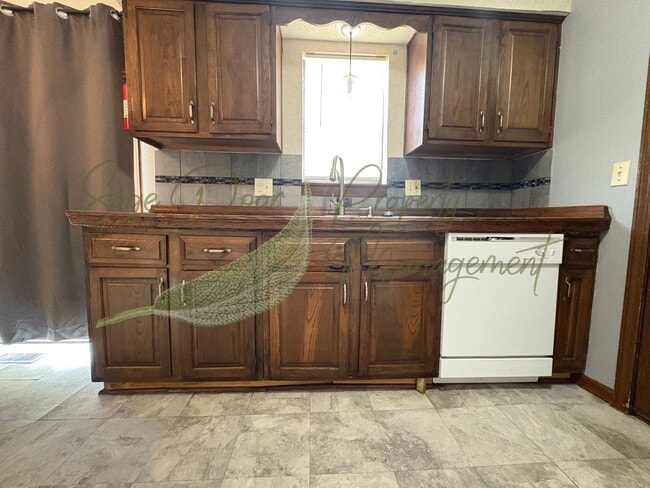 Building Photo - READY TO CALL HOME!!!