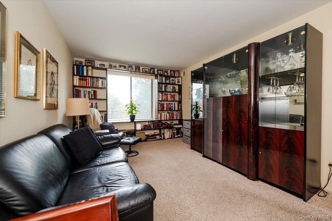 Building Photo - 99 S Park Ave