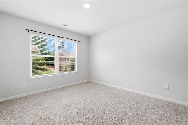 Building Photo - 3132 Hawthorn Farm Blvd