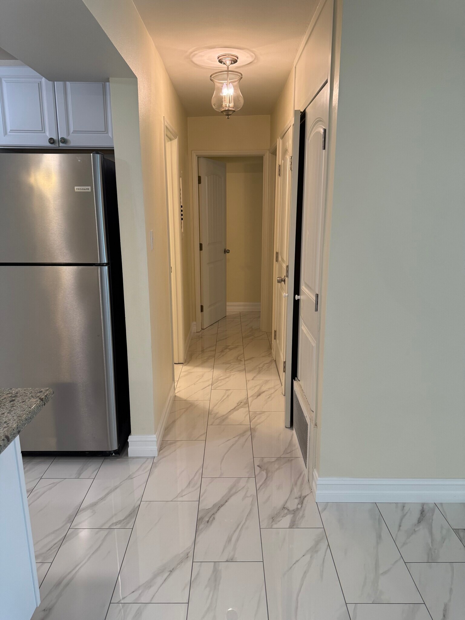 Building Photo - 6979 Palm Ct