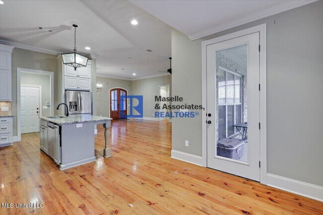 Building Photo - 4 Bed/3 Bath Home in Clinton in Copper Creek