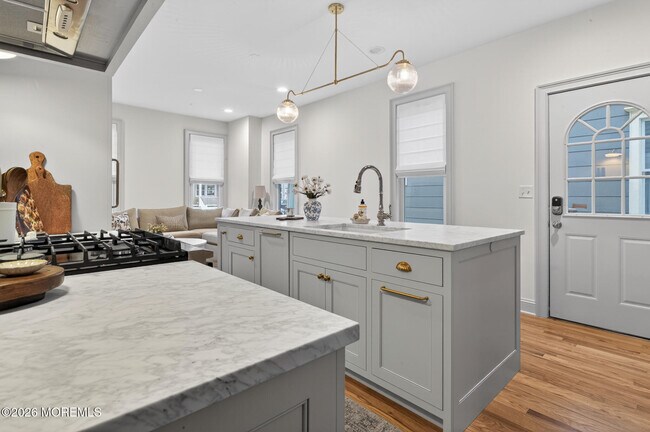 Building Photo - 142 Heck Ave