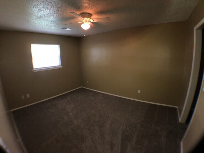 Building Photo - S Elm Ct Duplex