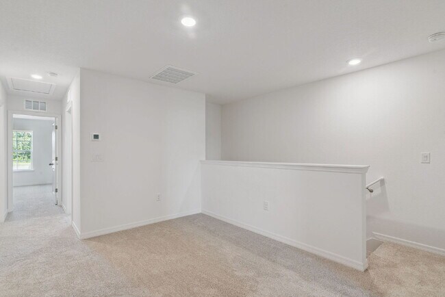 Building Photo - 1108 Elm Dr
