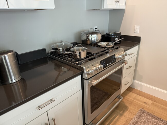 Building Photo - 42 O'Neil St