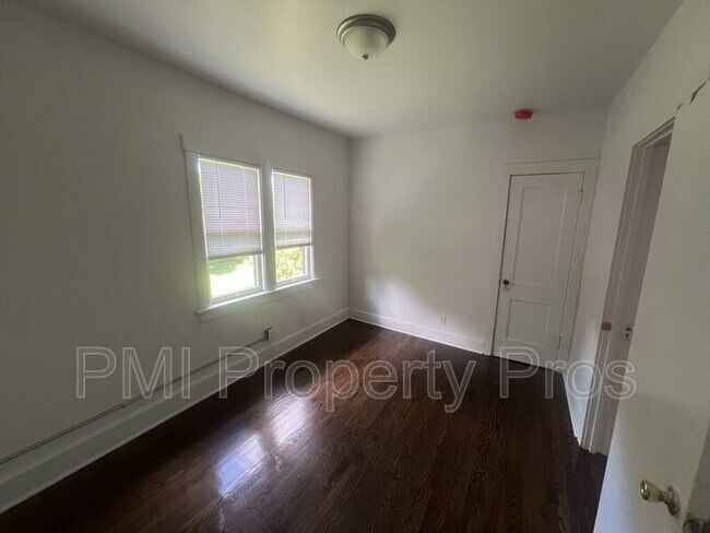 Building Photo - 3138 N 11th St