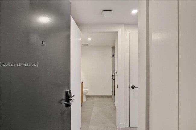 Building Photo - 121 NE 5th St