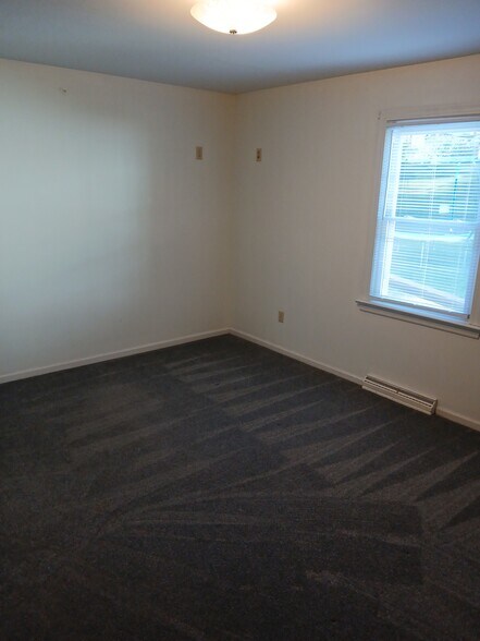 Building Photo - 703 Monroe St