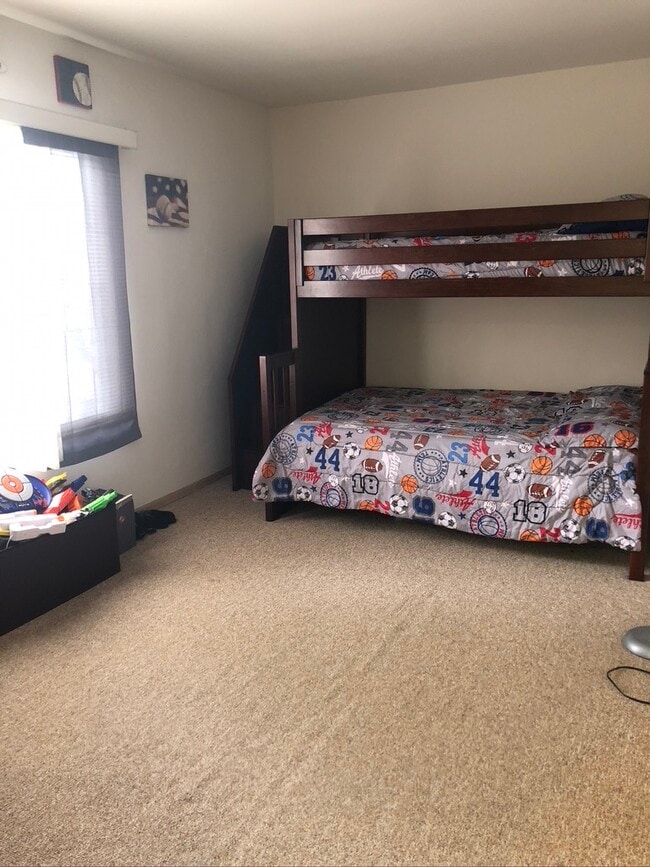 Building Photo - 10321 W North Ave