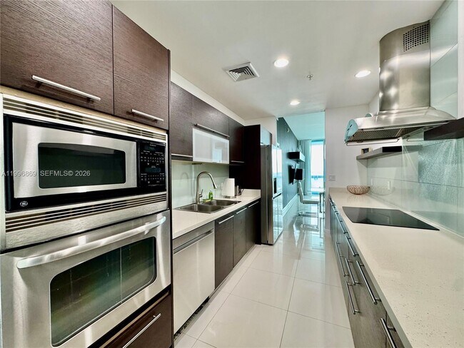 Building Photo - 7928 East Dr