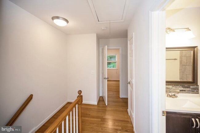 Building Photo - 455 Ridgemore St