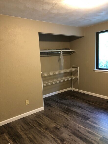 Building Photo - 108 Wood Ct