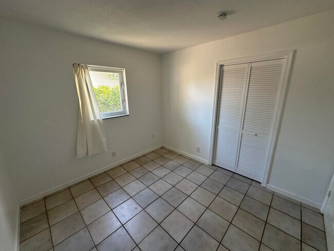 Building Photo - 2030 Bonnie St