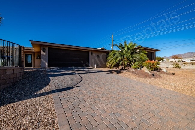 Building Photo - FURNISHED POOL HOME FOR NOVEMBER 2026-DECEMBER 2026