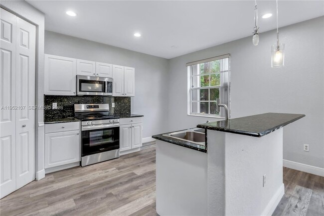 Building Photo - 2540 SW 85th Terrace