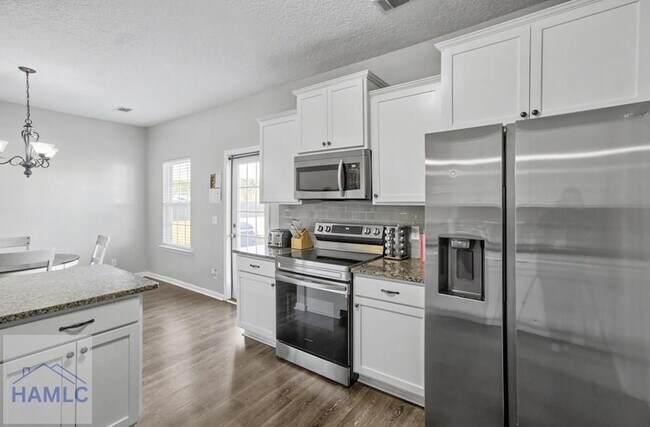 Building Photo - 56 Avondale Dr NE