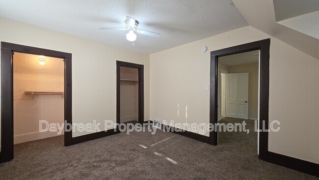 Building Photo - 912 9th St N