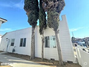 Building Photo - 9404 E Zamora Ave