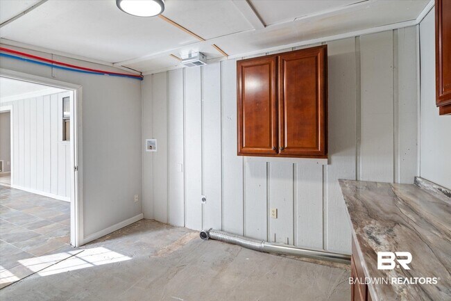 Building Photo - 6 Morgan Cir