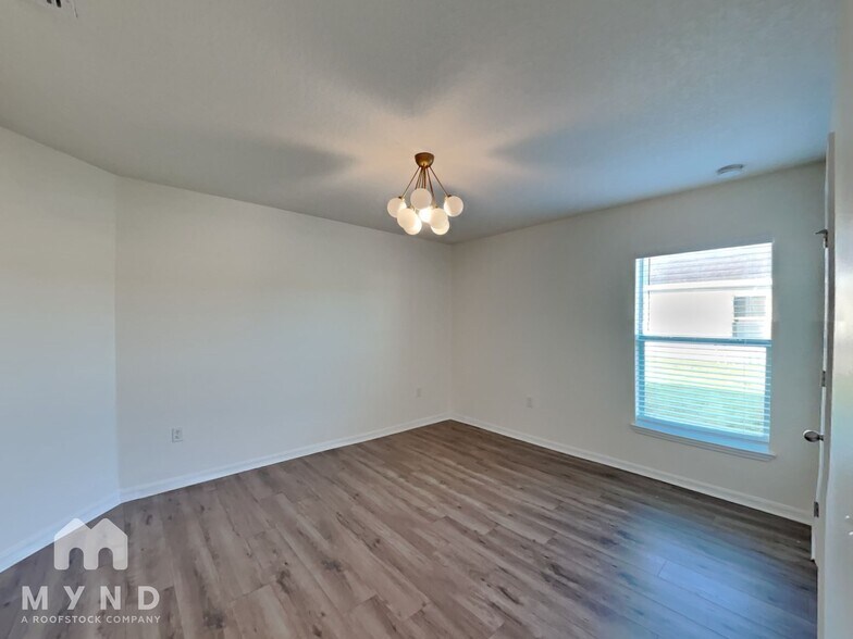 Building Photo - 6600 Wirevine Dr