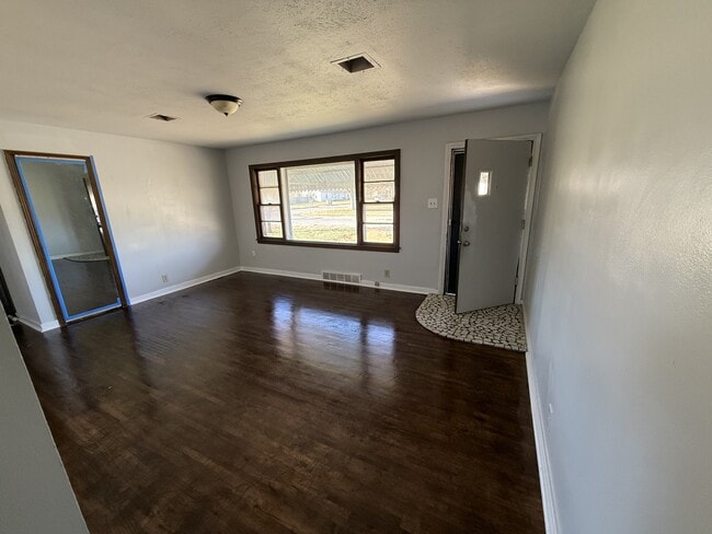 Building Photo - 1036 College Ln