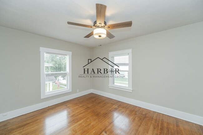 Building Photo - SE Rochester Living with Easy City Access