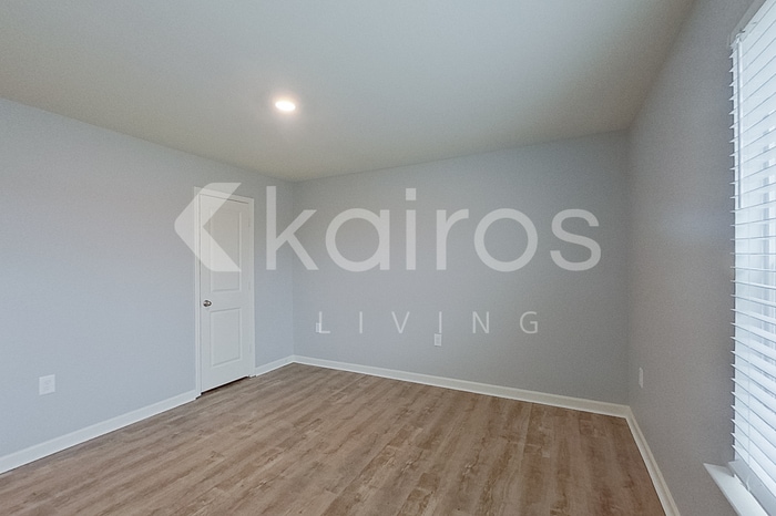 Building Photo - 1056 Pilgrim Ln