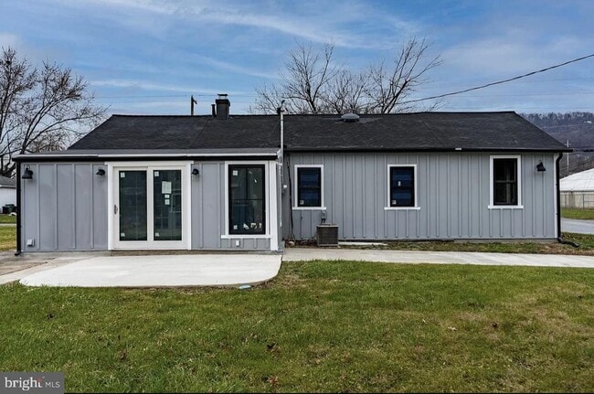 Building Photo - 259 Pinecrest Dr