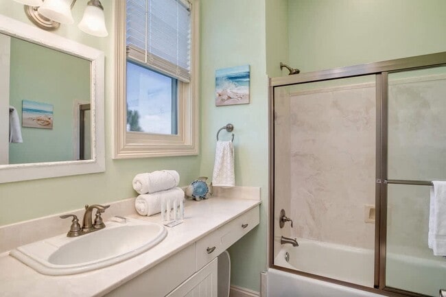 Building Photo - 6727 Kiva Way