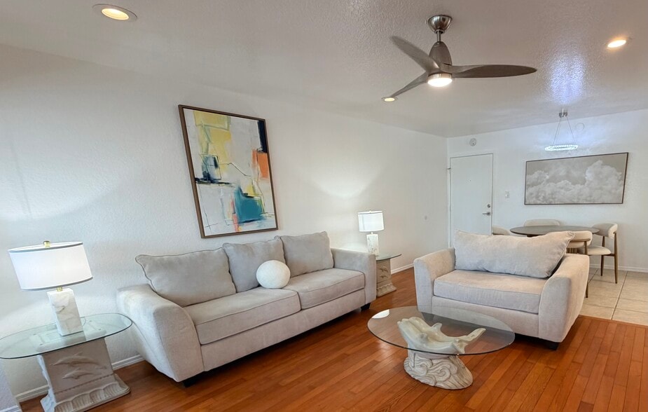 Living Room - 21320 Brinson Ave