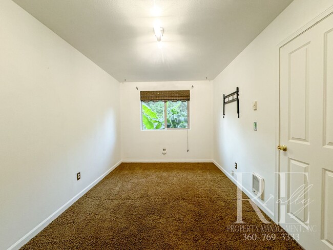 Building Photo - Single Story, Tranquil Gardens, 3-Car Garage!