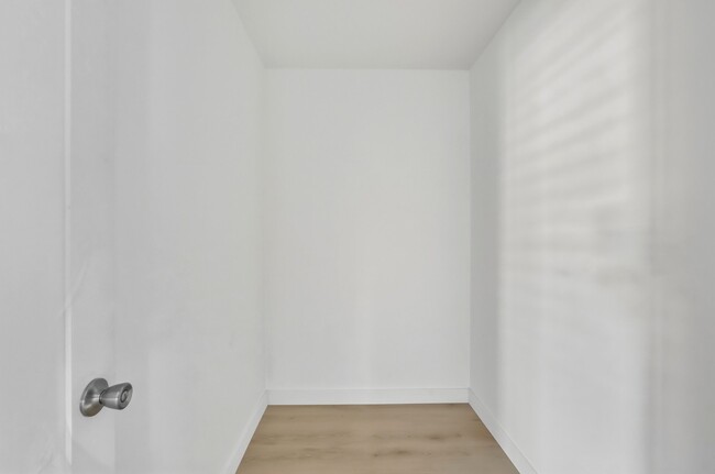 Building Photo - 13050 Terra Bella St