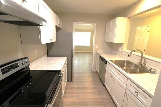 Building Photo - Fully Remodeled 3 Bedroom home with a garage!
