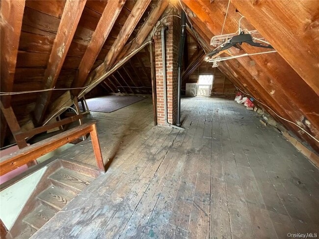 Building Photo - 21 Gladstone Ave