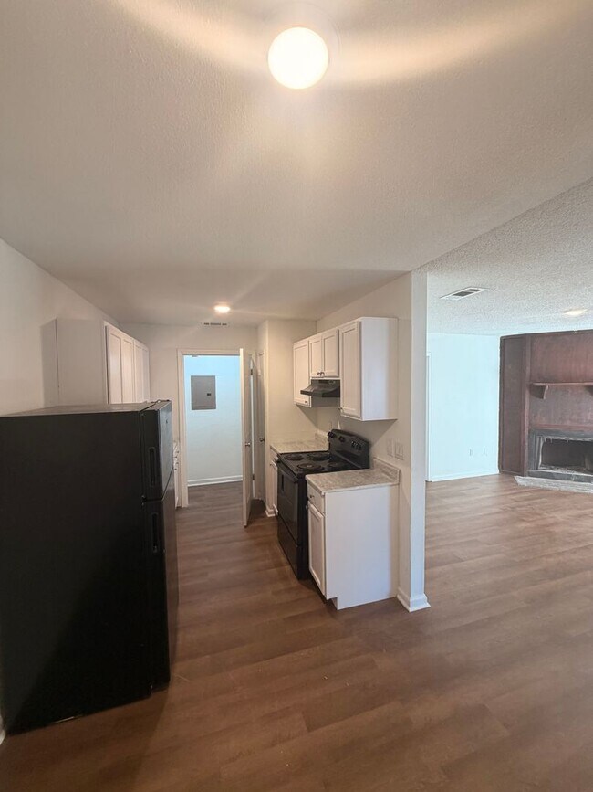 Building Photo - 109 Limoges St