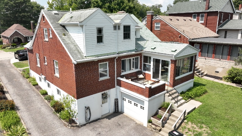 Building Photo - 21 Lake St