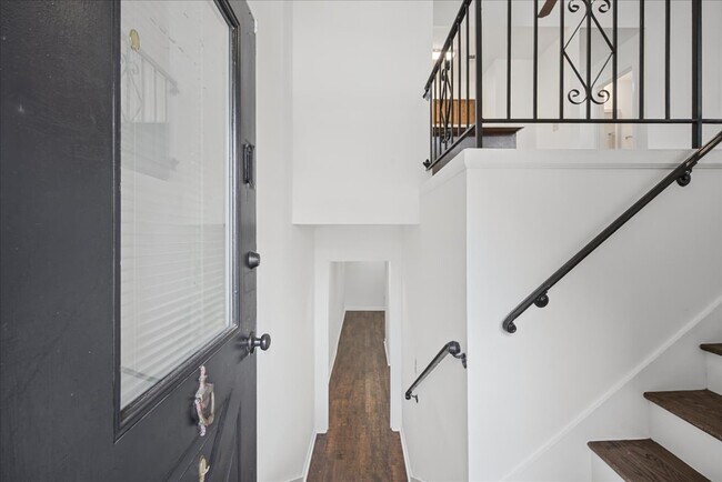 Building Photo - 1205 Natchez Trce SW