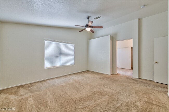 Building Photo - 5009 Ocean Springs Ave
