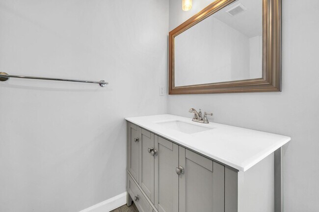 Building Photo - 358 Kepner Dr NE