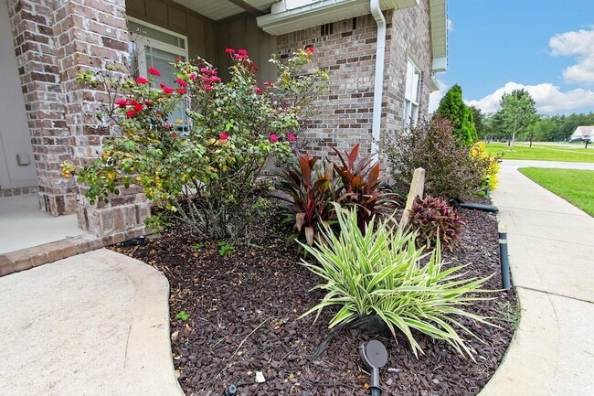 Building Photo - 5522 Frontier Dr