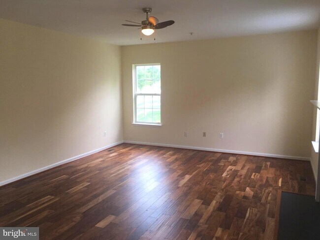Building Photo - 12910 Belle Meade Trace