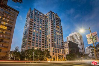 Building Photo - 10727 Wilshire Blvd